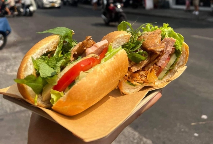 Bánh mì chay nhân thập cẩm. Ảnh: Bánh mì Xanh