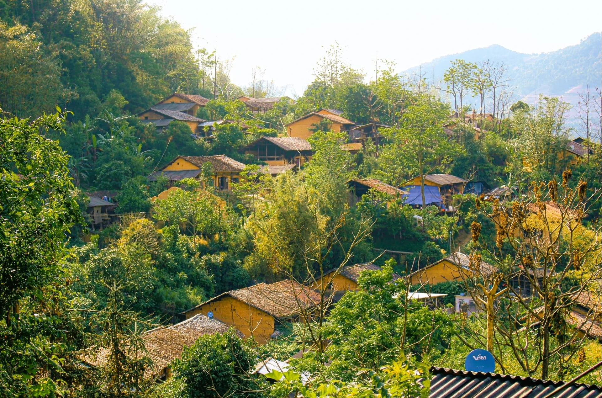 Lạc vào làng cổ trăm năm tuổi ở Hà Giang