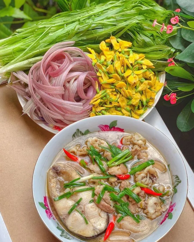 Rau hẹ nước (màu xanh). Image: Huynh Nhi