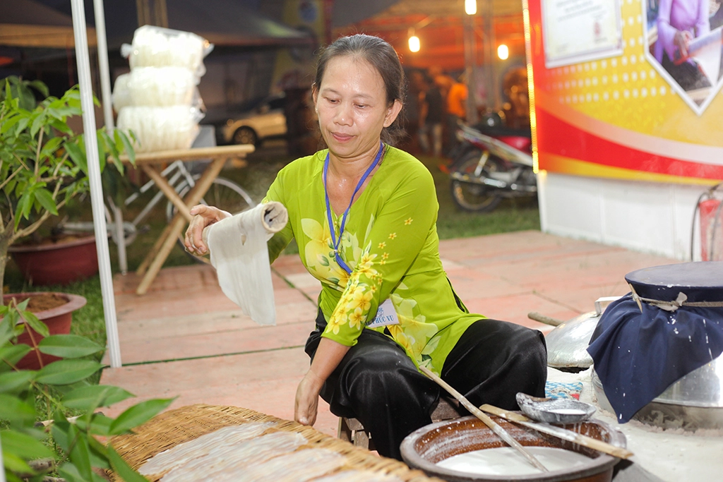 Truyền nhân bánh tráng phơi sương