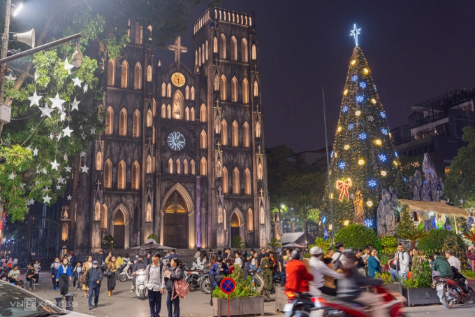 Christmas atmosphere at the cathedral 2024. Image: Hoang Giang